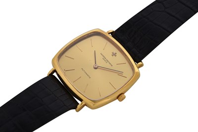Lot 32 - AN ELEGANT MEN'S VACHERON & CONSTANTIN 18K YELLOW GOLD AUTOMATIC WRISTWATCH.