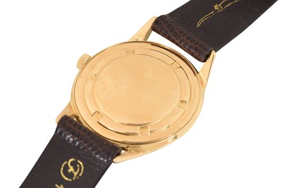 Lot 27 - A MEN'S VACHERON & CONSTANTIN 18K YELLOW GOLD MANUAL WRISTWATCH.
