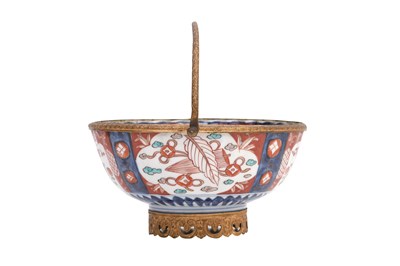 Lot 77 - AN IMARI BOWL